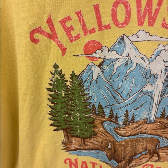 Yellow vintage Yellowstone National Park cotton t-shirt T-Shirt size XL. - Picture 3 of 9